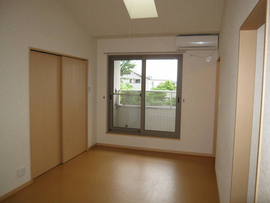 elegante viola（エレガンテ　ヴィオラ）C号(2F)