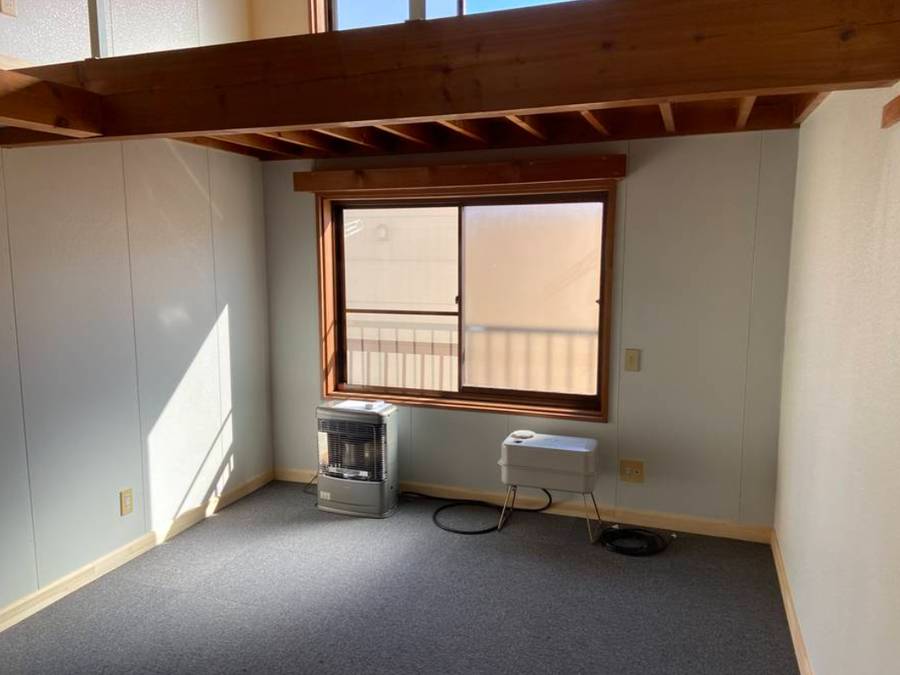 シングルハイツ　205号（2F）