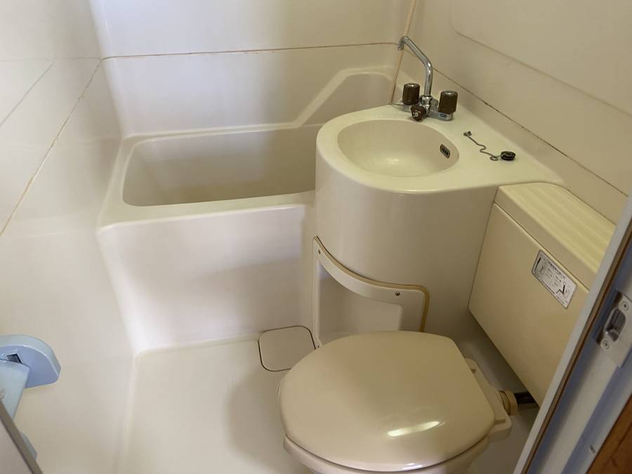 シングルハイツ　205号（2F）