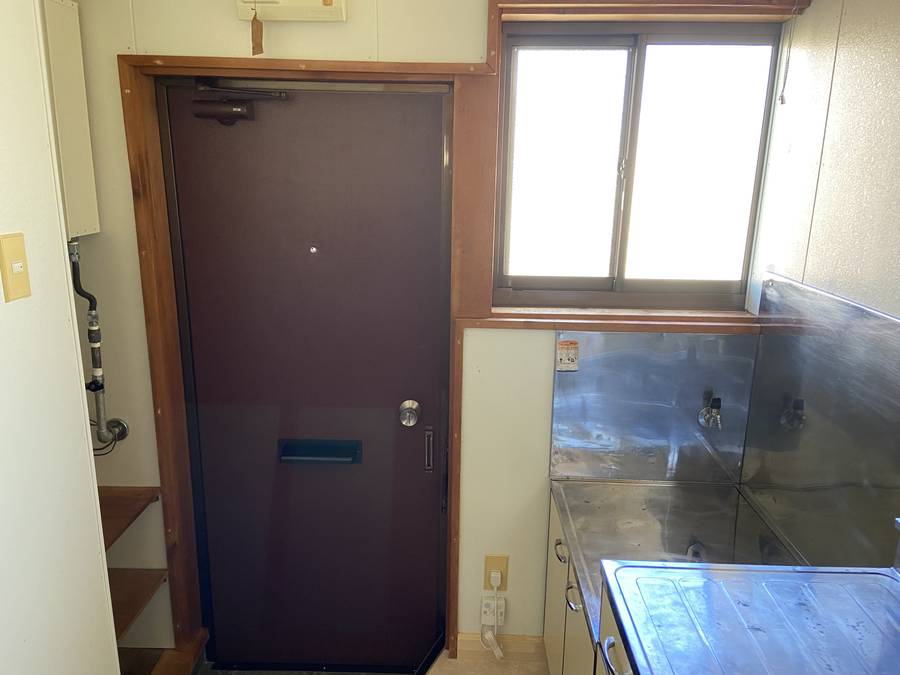 シングルハイツ　205号（2F）