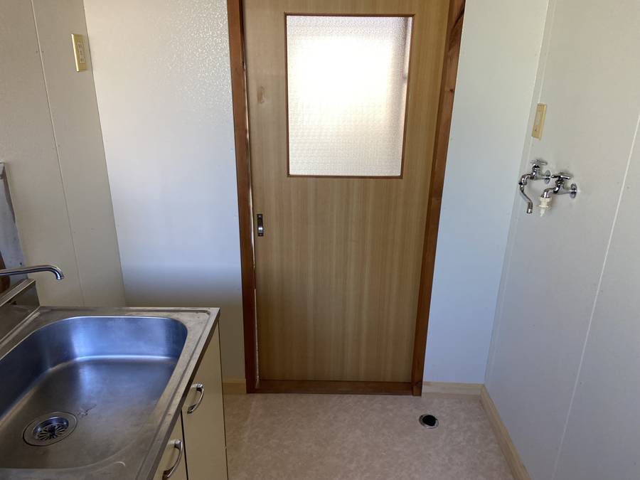 シングルハイツ　205号（2F）