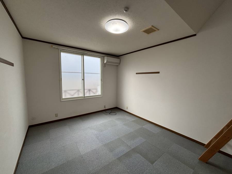 ラ・フォーレ由紀　202号（2F)