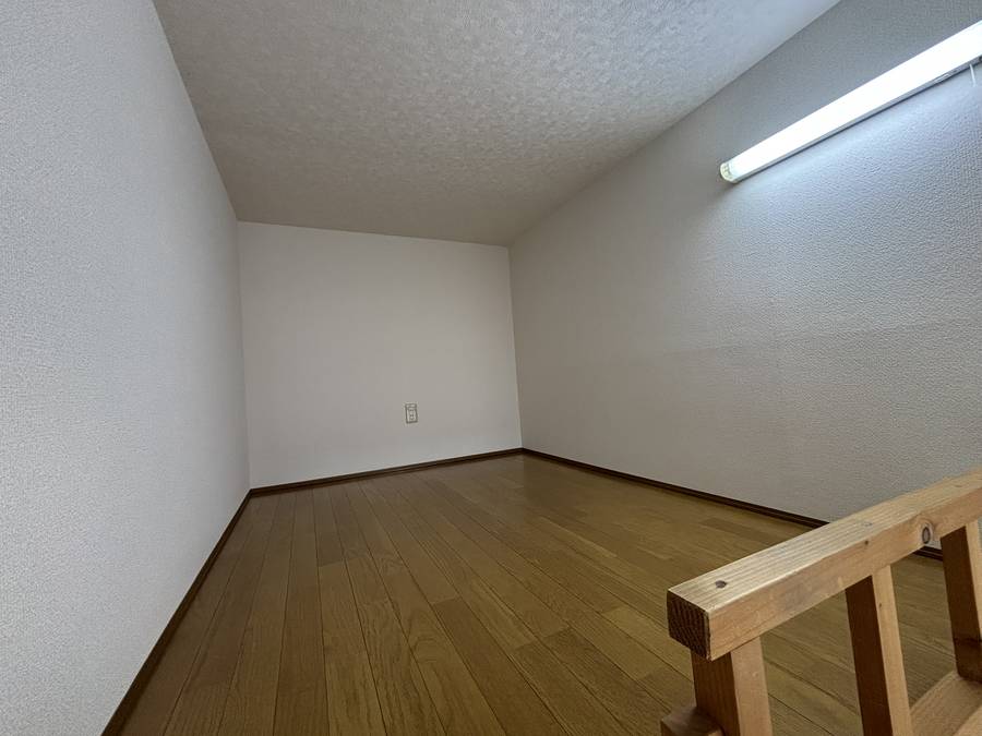 ラ・フォーレ由紀　202号（2F)