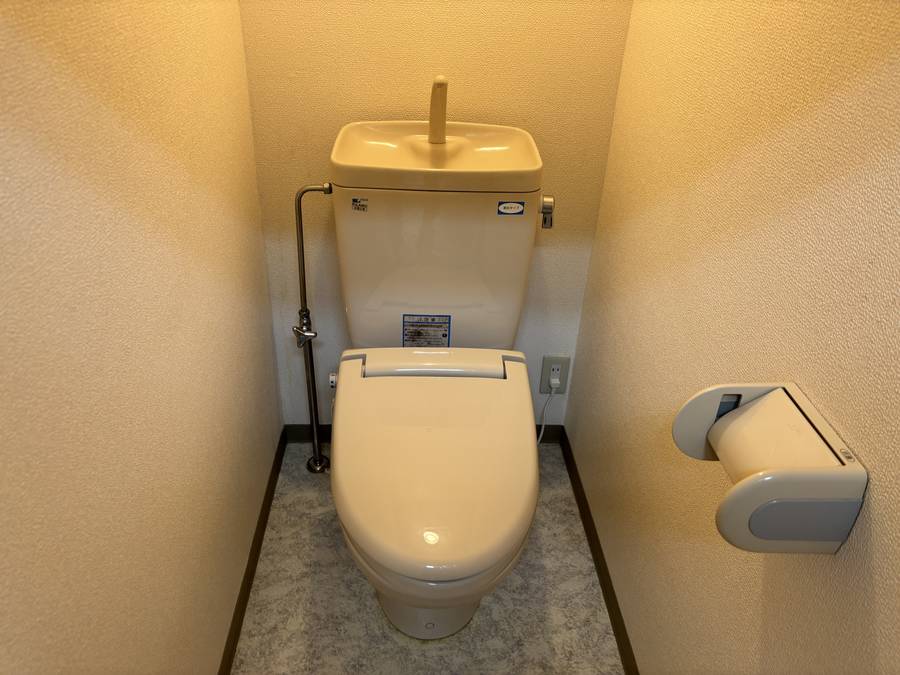 ラ・フォーレ由紀　202号（2F)