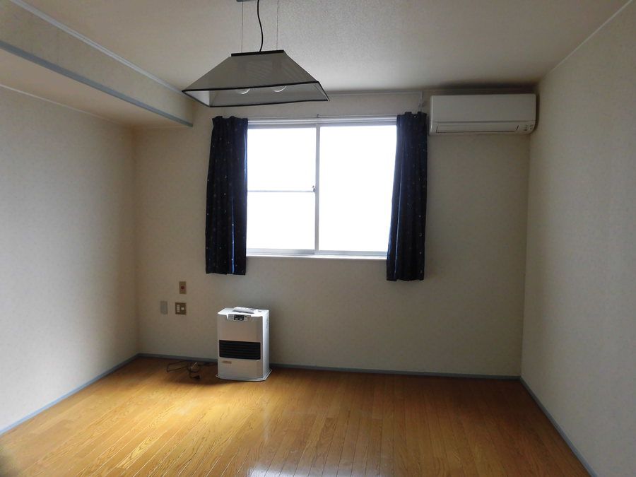 ビックフラットマンションⅠ　204号