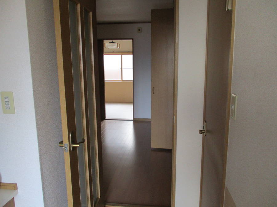 コーポ・ブルースカイ1-1