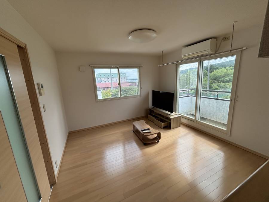 グランポルトB13号室(駐車場付き)